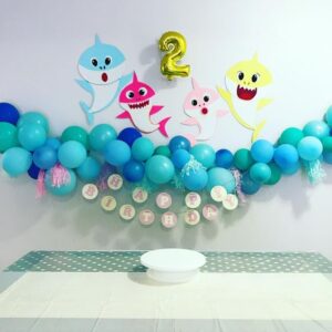 decoracion con globos baby shark