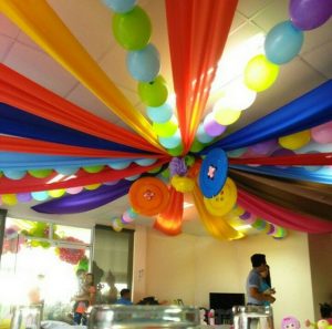 decoracion dia del niño con globos