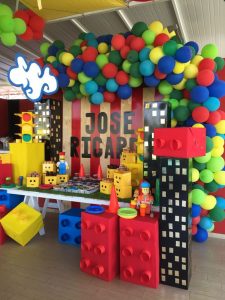 decoracion fiesta infantil de lego para niños