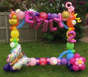 marcos de globos para fiestas de niña