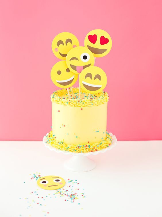 Pastel para Fiestas tematicas de Emoji