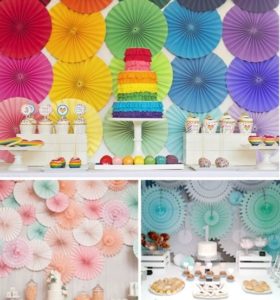 Mesas del pastel decoradas con circulos de papel
