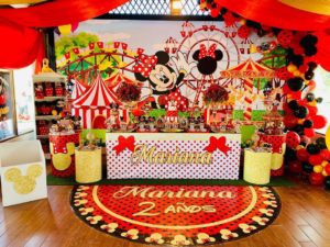 Ideas de como decorar una fiesta de minnie mouse rojo