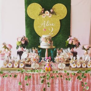Ideas de decoracion de minnie mouse rosa y dorado