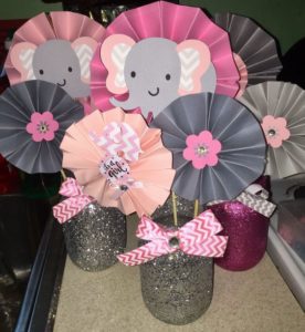 Centros de mesa sencillos baby shower elefante niña