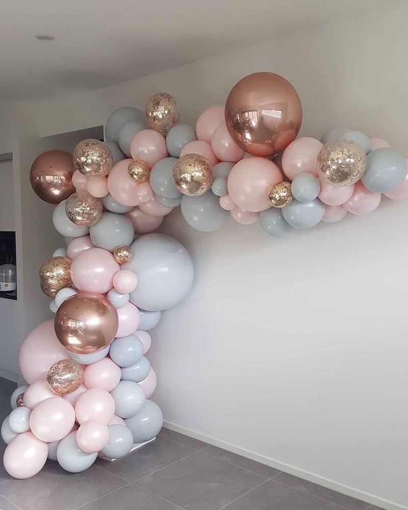Como hacer arcos de globos modernos