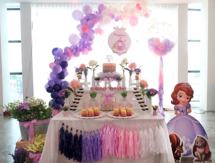 decoracion de fiesta de sofia primera con globos