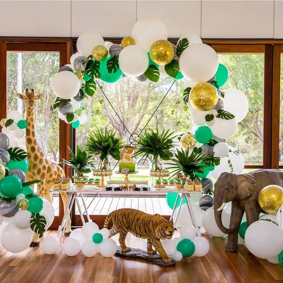 decoracion moderna para cumpleaños de safari