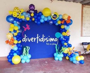 Decoracion con globo para fiesta temática del mar