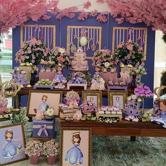 mesa de dulces para cumpleaños de princesa sofia