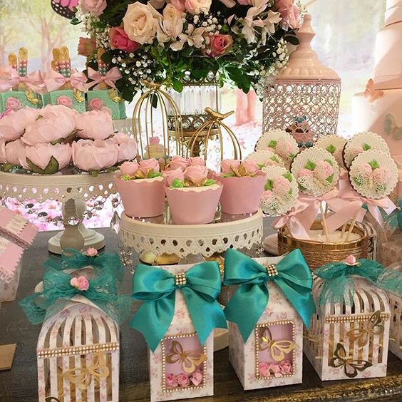 mesa de dulces para fiesta de mariposas