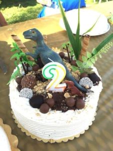 Diseño de pasteles con temática de dinosaurios