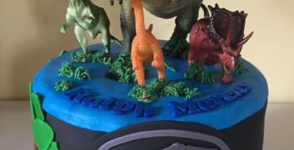 Diseño de pasteles con temática de dinosaurios