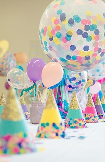 centros de mesa para un cumpleaños de confeti
