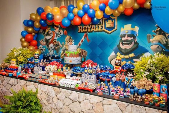 decoracion con globos para cumpleaños de clash royale