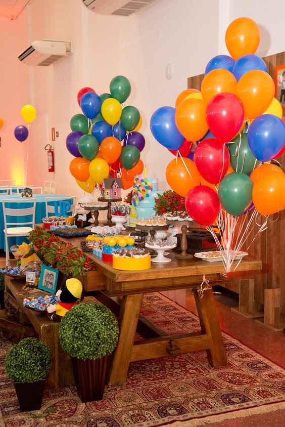 decoracion con globos para cumpleanos de fiesta de una aventura de altura