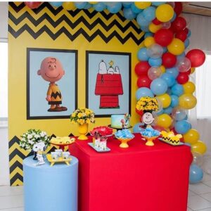 decoracion con globos para cumpleaños de snoopy