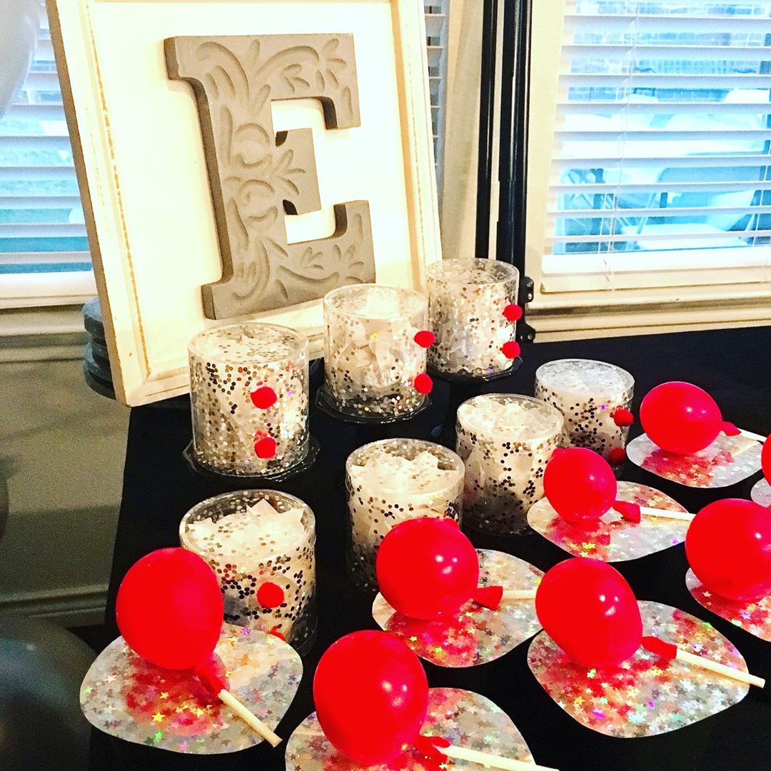 mesa de dulces para cumpleaños del payaso It