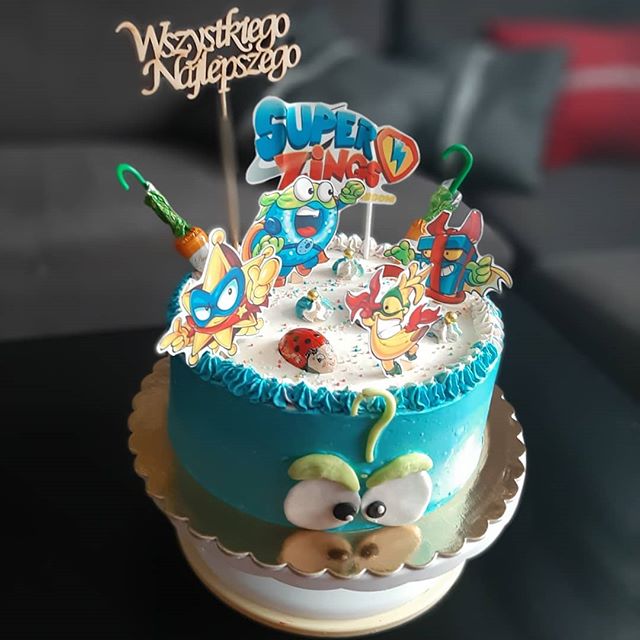pastel para cumpleaños de super zings