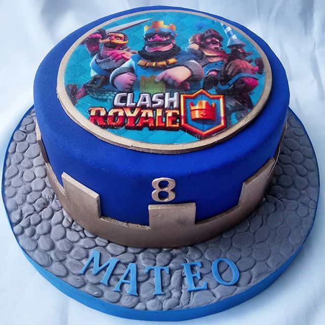 pastel para una fiesta de clash royale