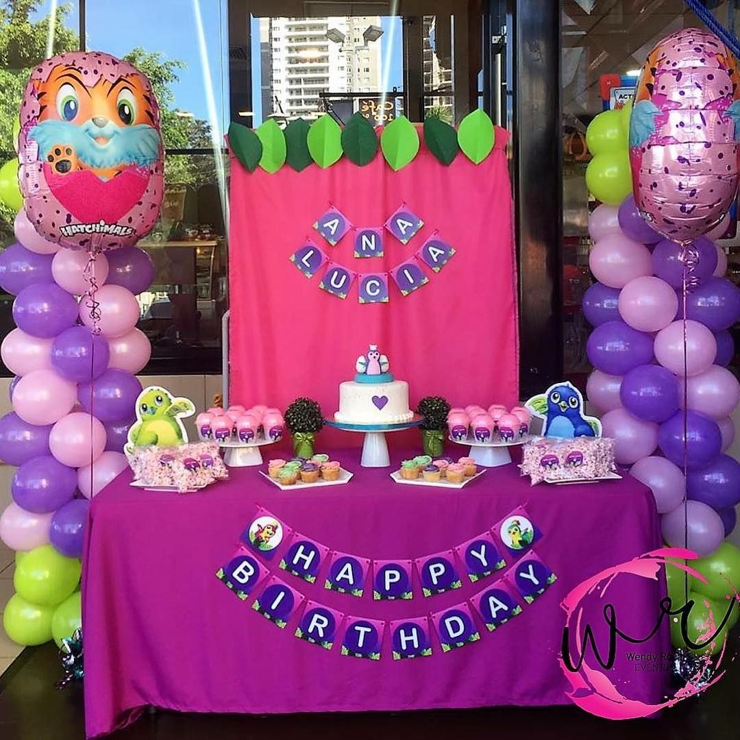 Decoración con globos para cumpleaños de hatchimals