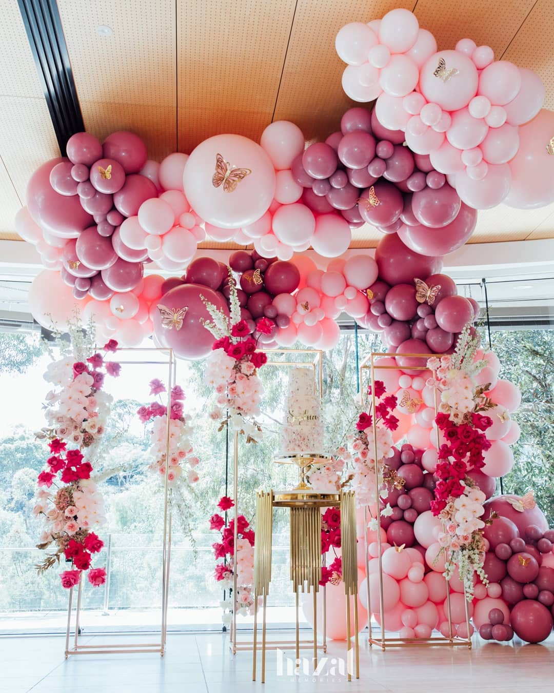 Decoración de fiesta elegante con globos