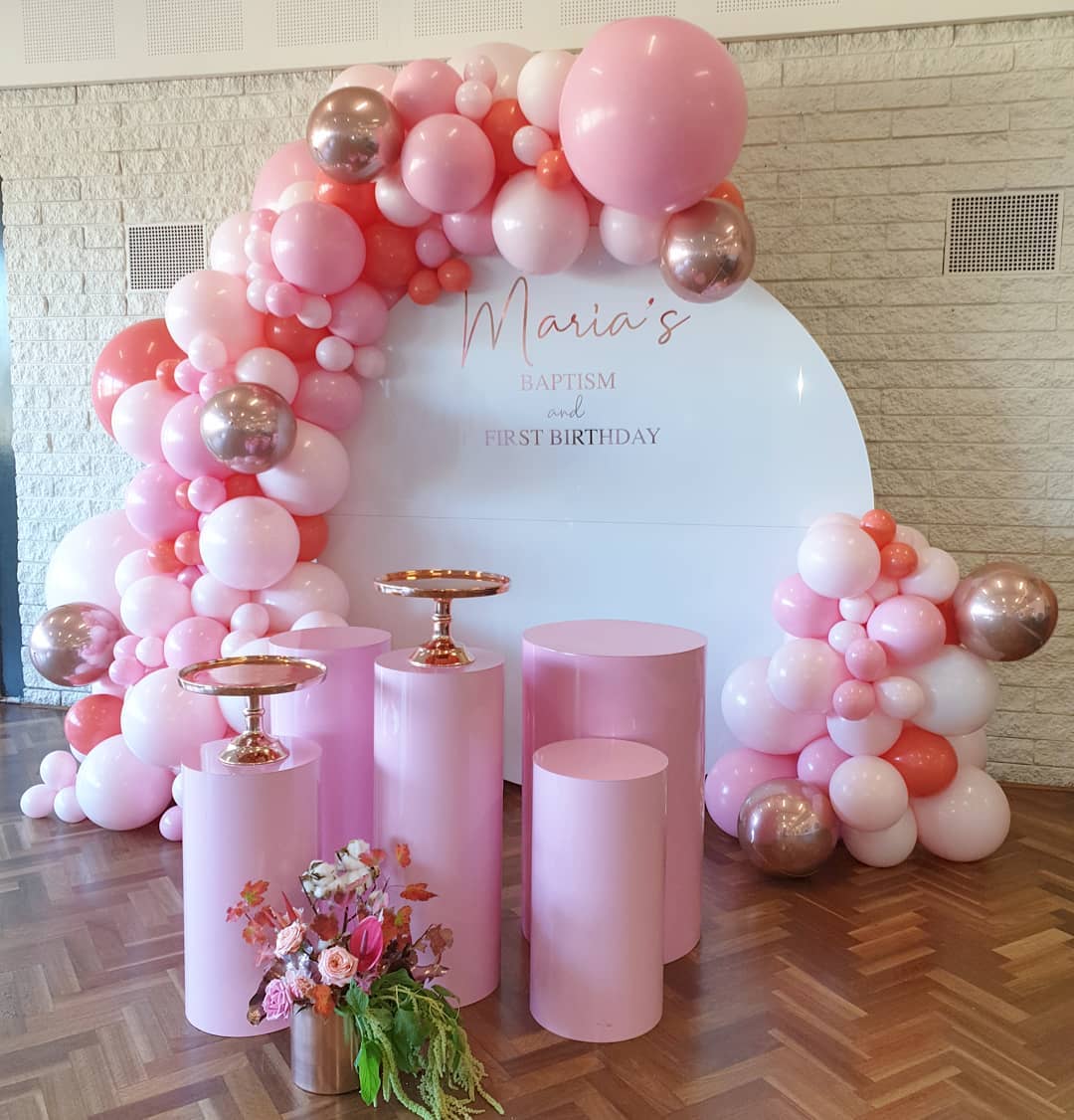 Montaje con globos para baby shower color rosa