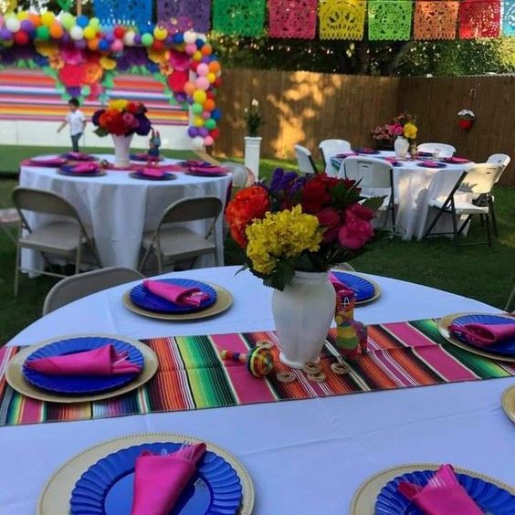 Ideas para montar las mesas en una fiesta mexicana